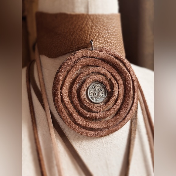 Capricorn  Necklace and Earrings Set - Picture 4 of 11